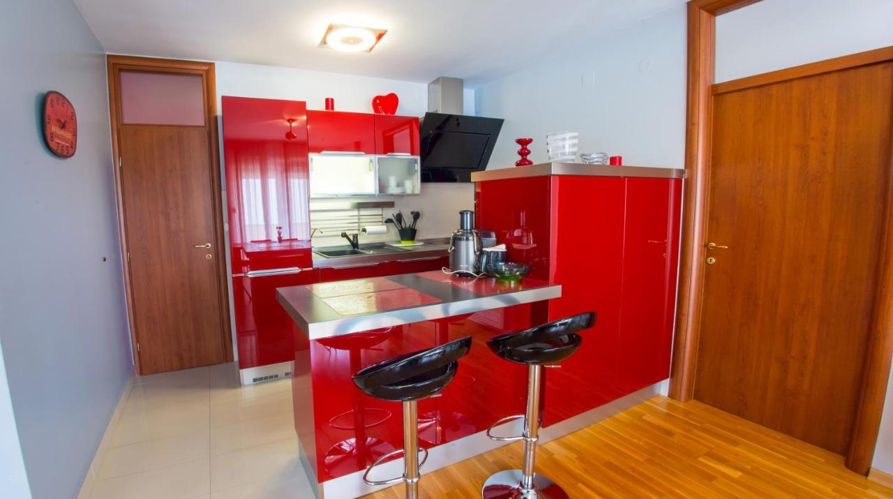 Apartment R Luxor With Parking Garage Mostar Bagian luar foto