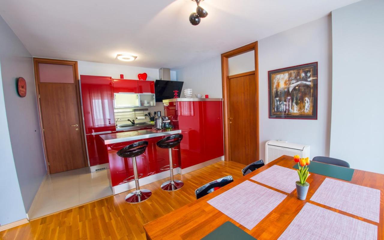 Apartment R Luxor With Parking Garage Mostar Bagian luar foto